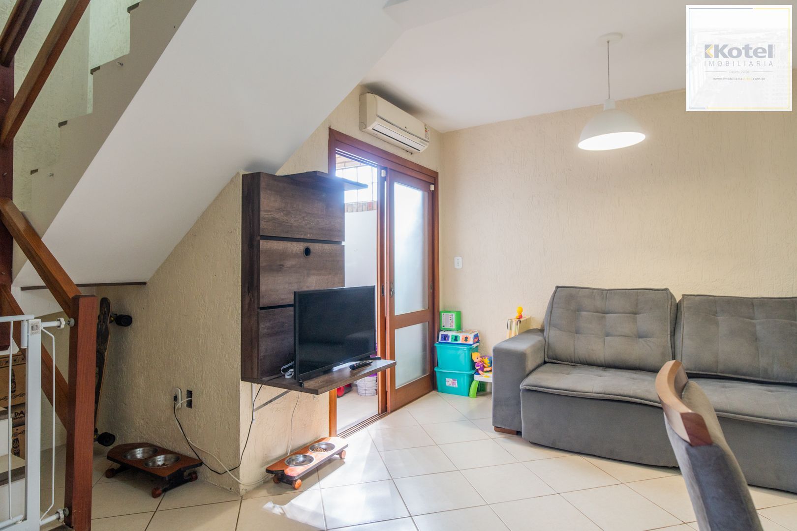 Casa em condomínio de 105m² - 2 dormitórios e 1 vaga no bairro Guarujá — foto 3