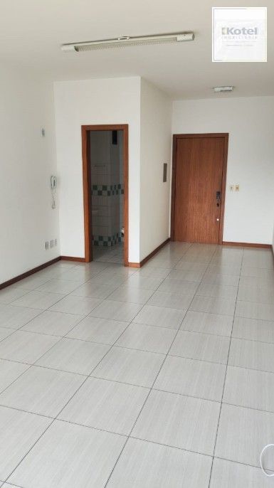 Sala Comercial com vaga coberta no Bairro Menino Deus Porto Alegre