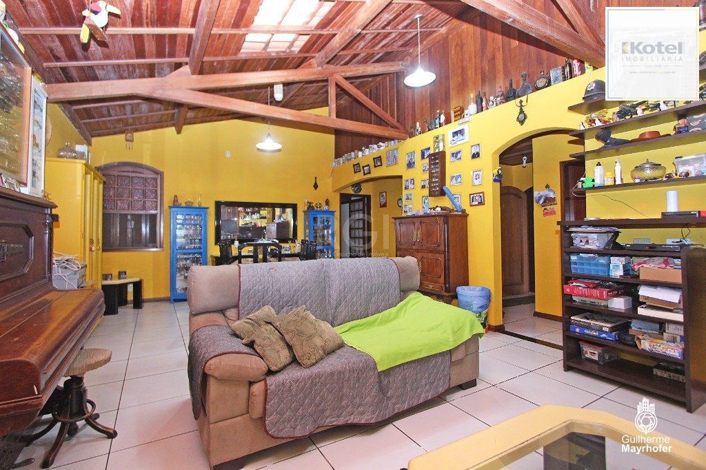 Casa para Venda - 381m², 3 dormitórios, sendo 1 suites, 4 vagas - Tristeza — foto 2