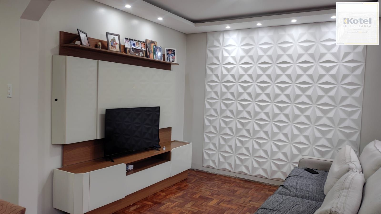 Apartamento de 3 dormitórios com vaga de garagem coberta e escriturada no bairro Partenon. — foto 2