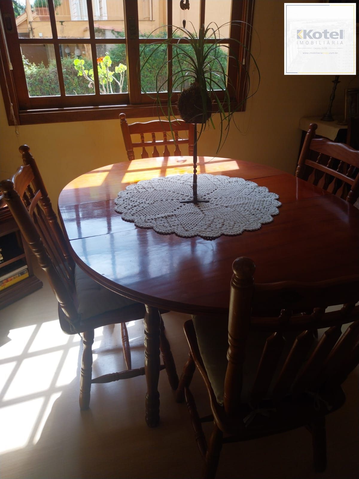 Apartamento Mobiliado com 2 dorm., 02 vagas à Venda no Bairro Planalto em Gramado — foto 3