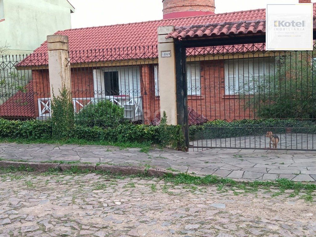 Casa para Venda - 256.87m², 3 dormitórios, sendo 1 suites, 2 vagas - Teresópolis — foto 2