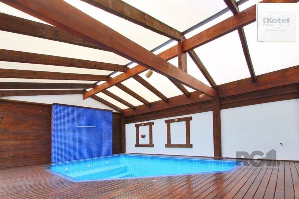 Excelente casa de 324m² com 4 dormitórios e 2 vagas. — foto 4