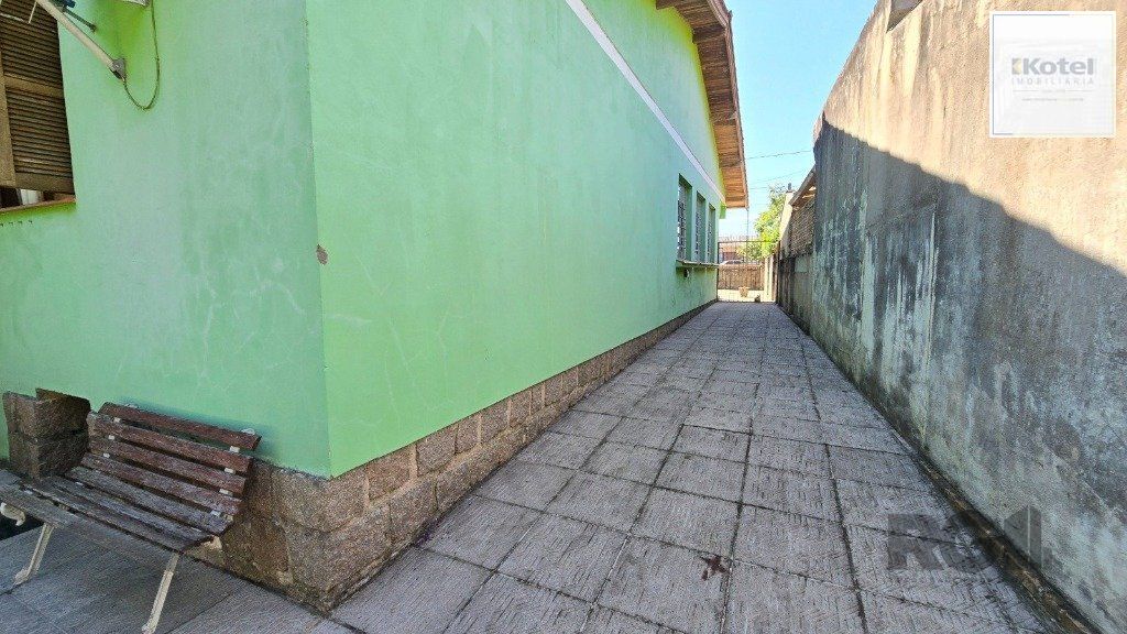Casa com 161,25m², 3 dormitórios, 4 vagas no bairro Belém Novo — foto 3