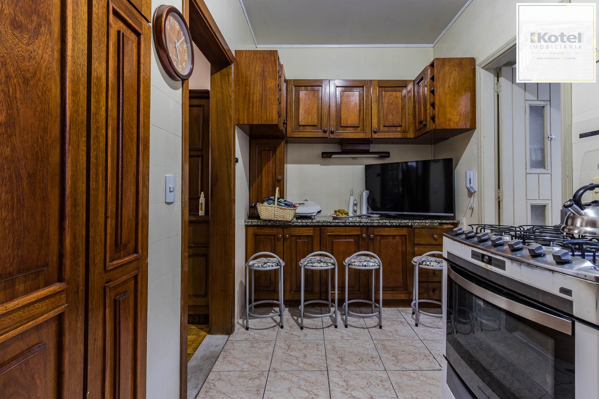 Apartamento de 3 dormitórios e 133m² à venda em Centro Histórico, Porto Alegre.