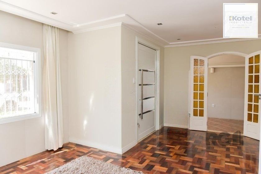 Casa de 197m² - 5 dormitórios, 3 vagas no bairro Rubem Berta — foto 4