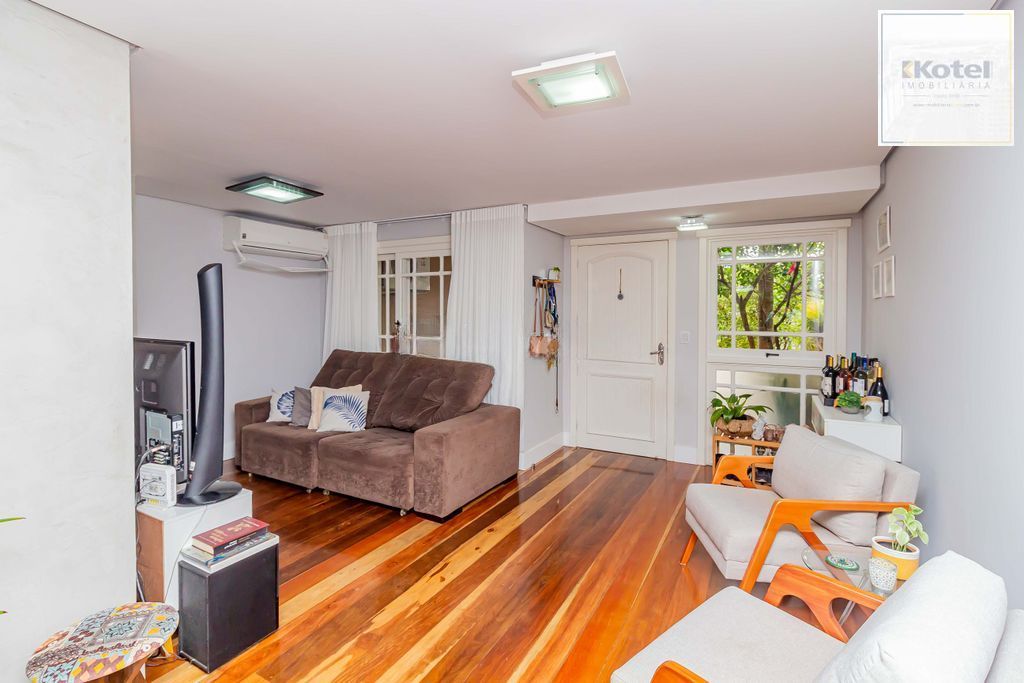 Casa de 3 dormitórios à venda no Bairro Serraria - Porto Alegre