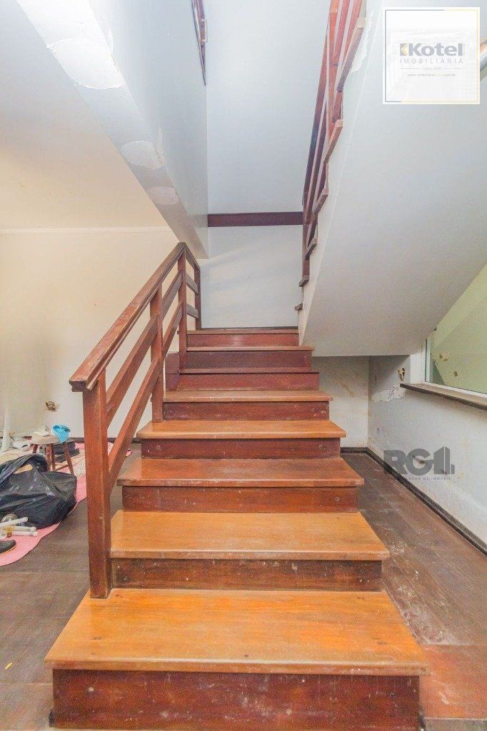 Casa com 240m², 3 dormitórios, 6 vagas no bairro Sarandi — foto 5