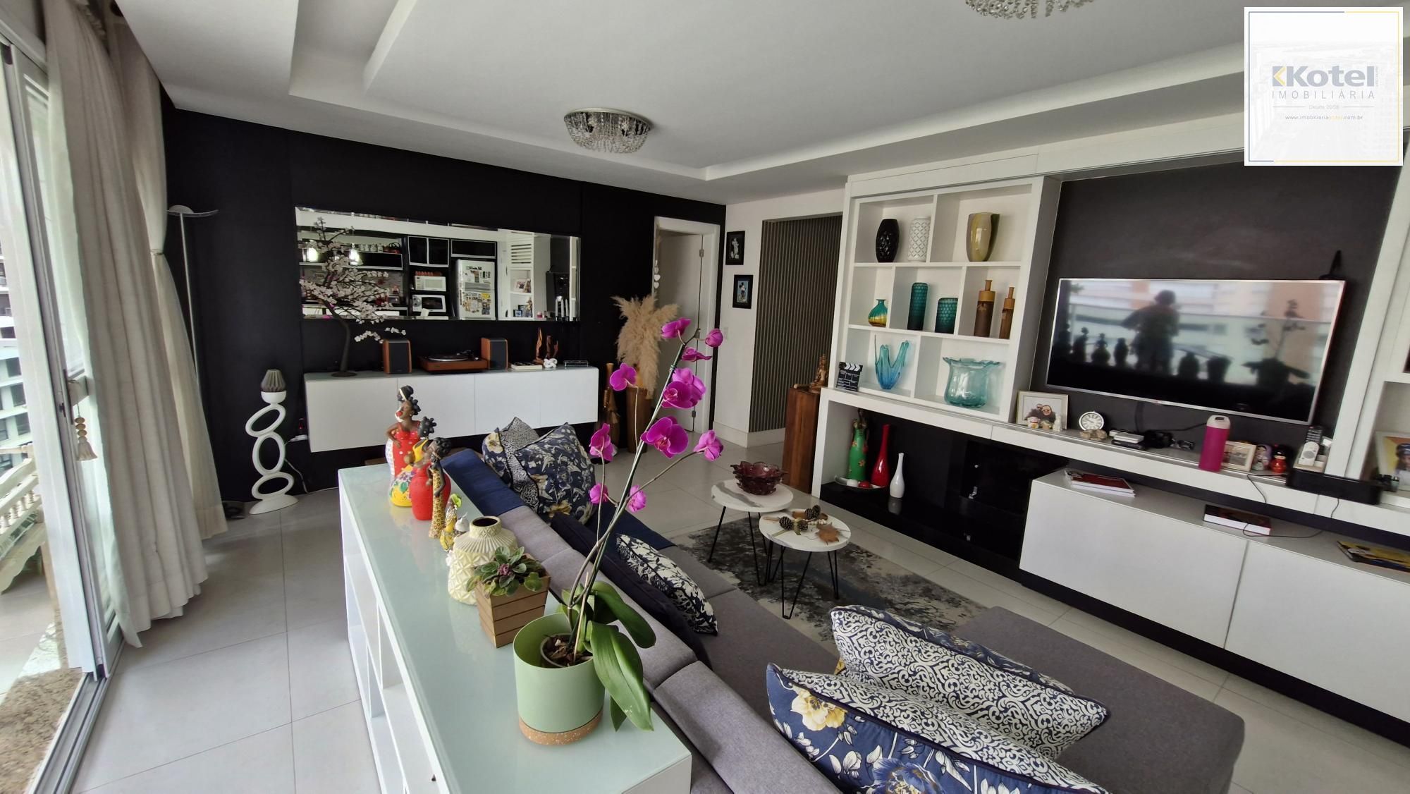 Apartamento mobiliado no Central Parque, 3 dormitorios sendo 1 suíte, banheiro social, lavabo, 114,00m² área privativa, 2 garagens