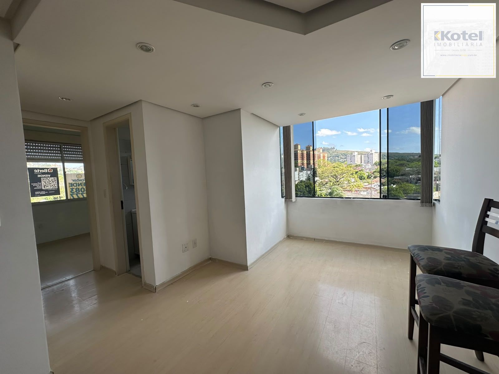 Apartamento de 2 dormitórios com 1 vaga de garagem escriturada, ao lado do Bourbon Shopping Teresópolis.
