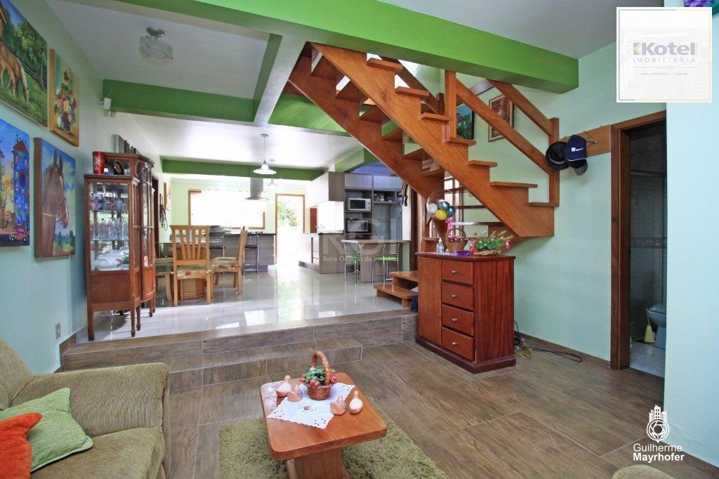 Casa para Venda - 240m², 4 dormitórios, sendo 3 suites, 6 vagas - Jardim Sabará