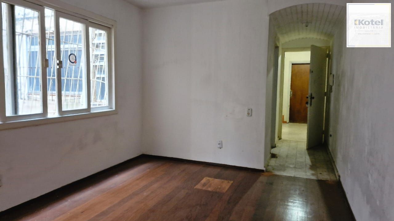 Apartamento com 2 dormitórios e garden na Rua Ijuí, pronto para reformar — foto 4