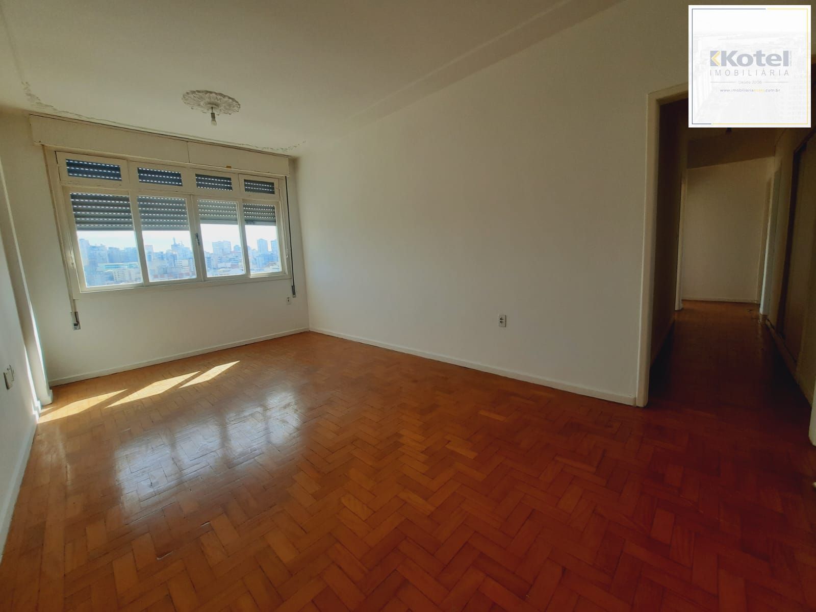 Apartamento 3 dormitórios no bairro Cidade Baixa/ Porto Alegre. — foto 2