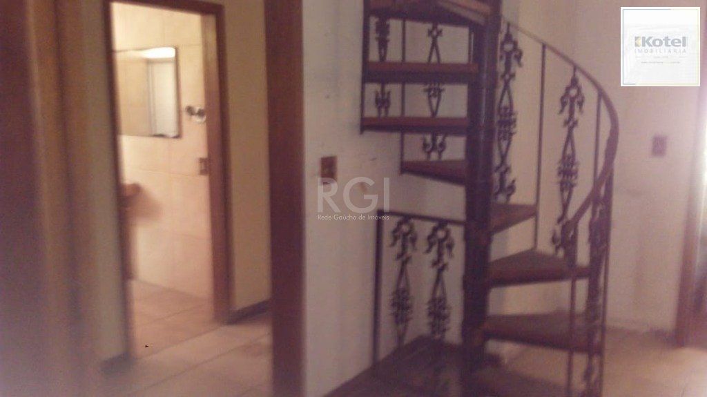 Casa para Venda - 244m², 2 dormitórios, 4 vagas - Teresópolis — foto 3