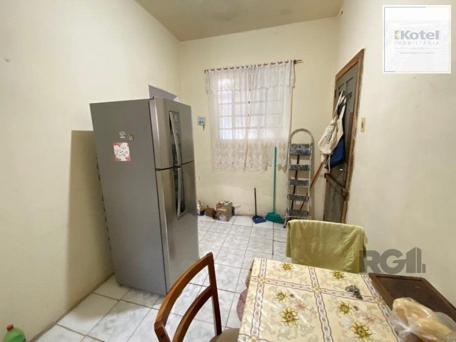 Ampla casa de 180m² com 2 dormitórios e churrasqueira. — foto 5