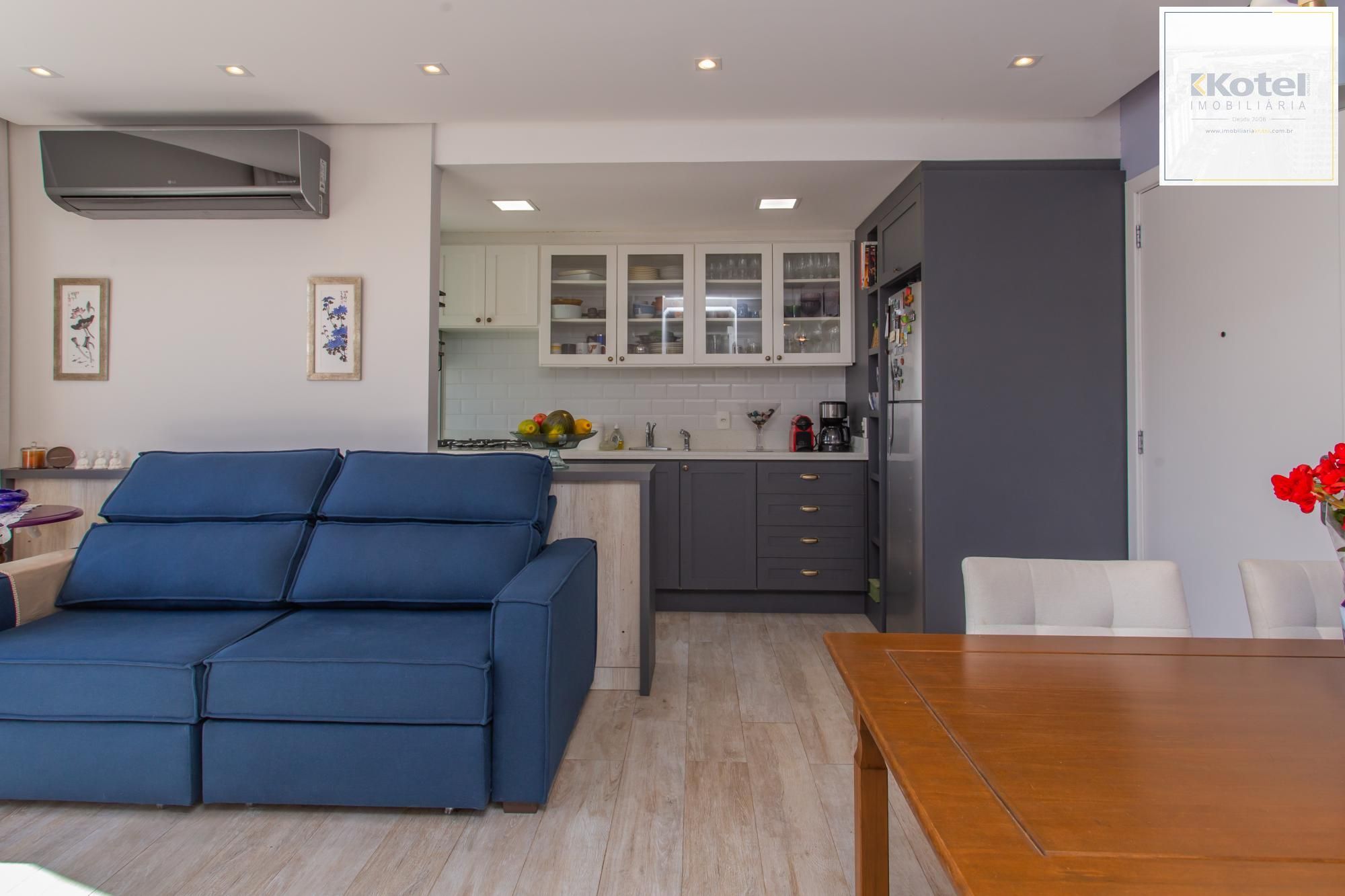 Apartamento de 02 dormitorios, suite, vaga garagem com vista livre no bairro Menino Deus-Porto Alegre.
