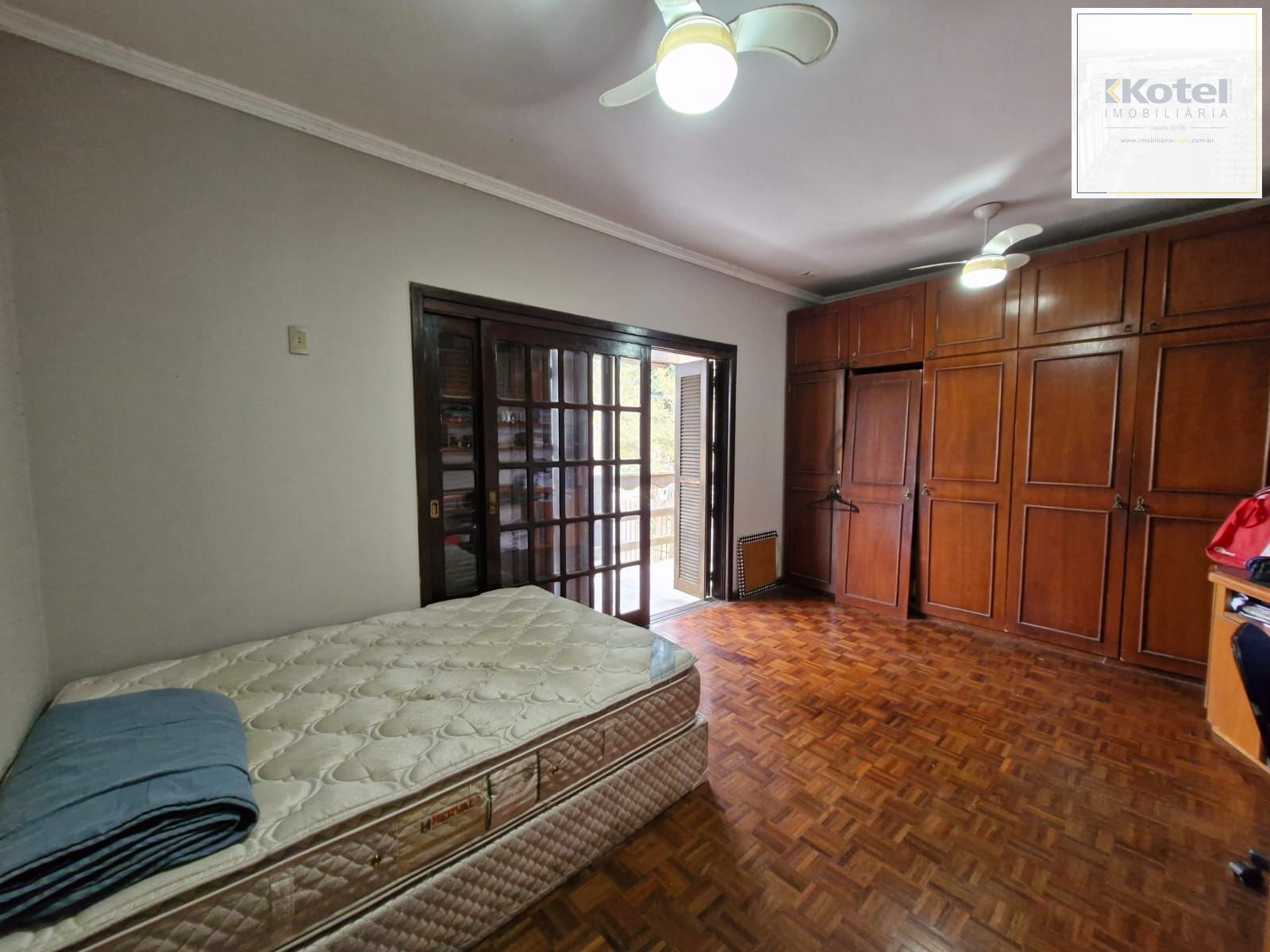 Casa de 3 dormitórios com piscina no bairro Teresópolis. — foto 3