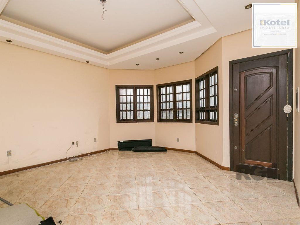 Casa de 3 dormitórios,  no bairro Campo Novo