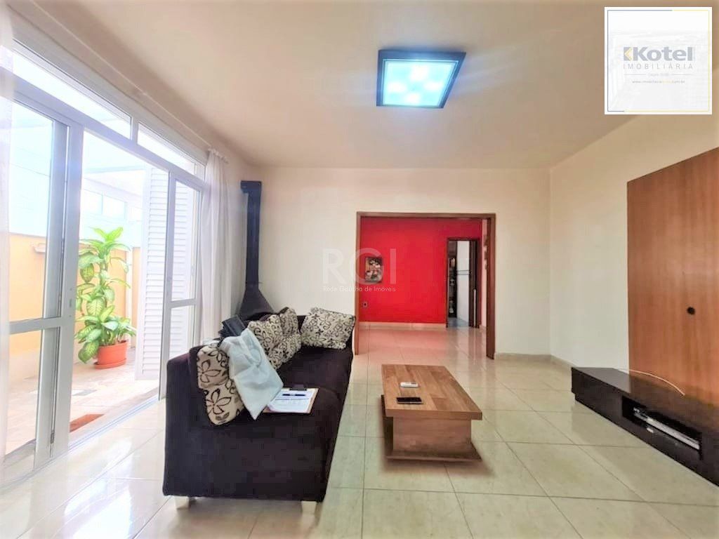 Apartamento de 3 dormitórios, Bairro Menino Deus
