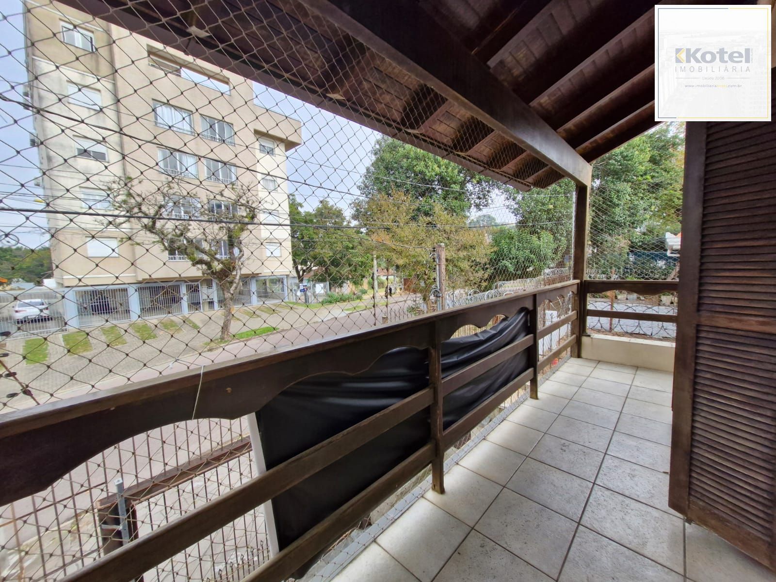 Casa de 3 dormitórios com piscina no bairro Teresópolis. — foto 2