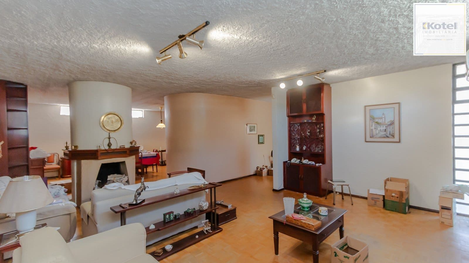 Casa com 3 dormitórios com 279.5m², no bairro Três Figueiras — foto 2