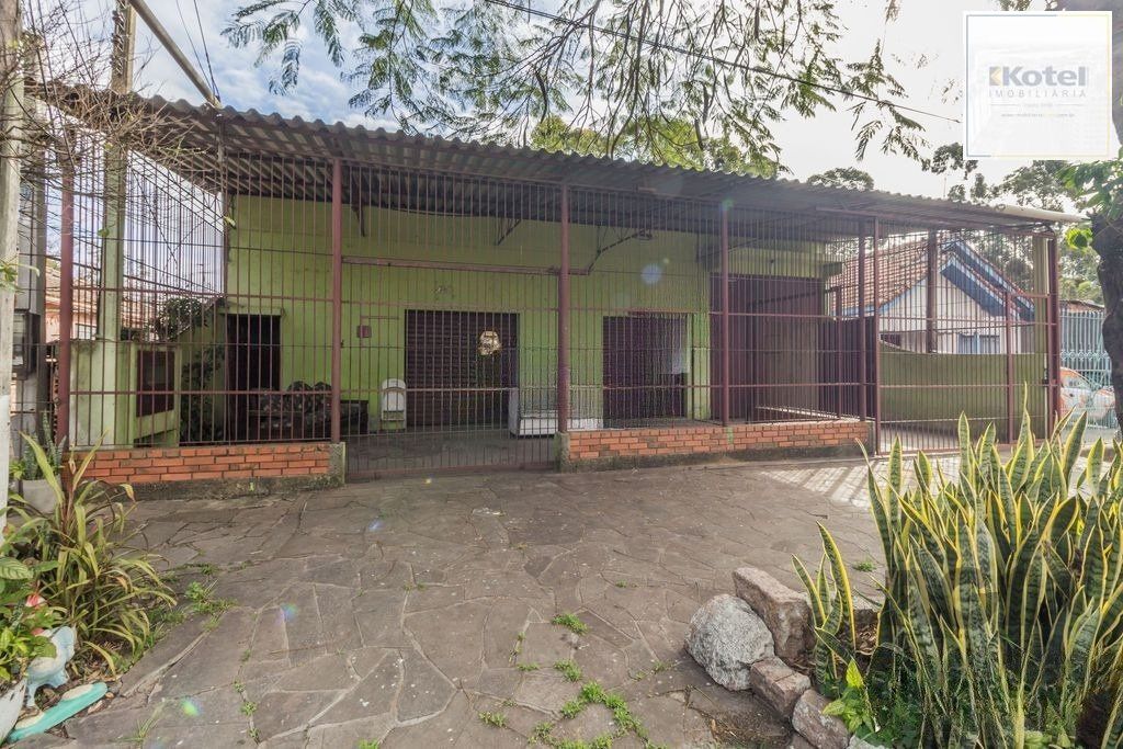 Casa 6 dormitórios no bairro Jardim Floresta