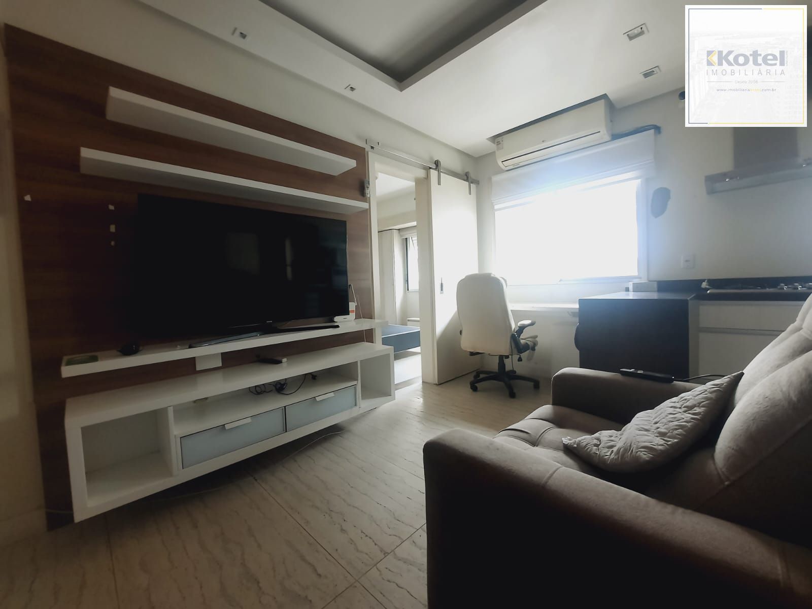 Apartamento mobiliado no Residence Suite Service em Porto Alegre, RS.