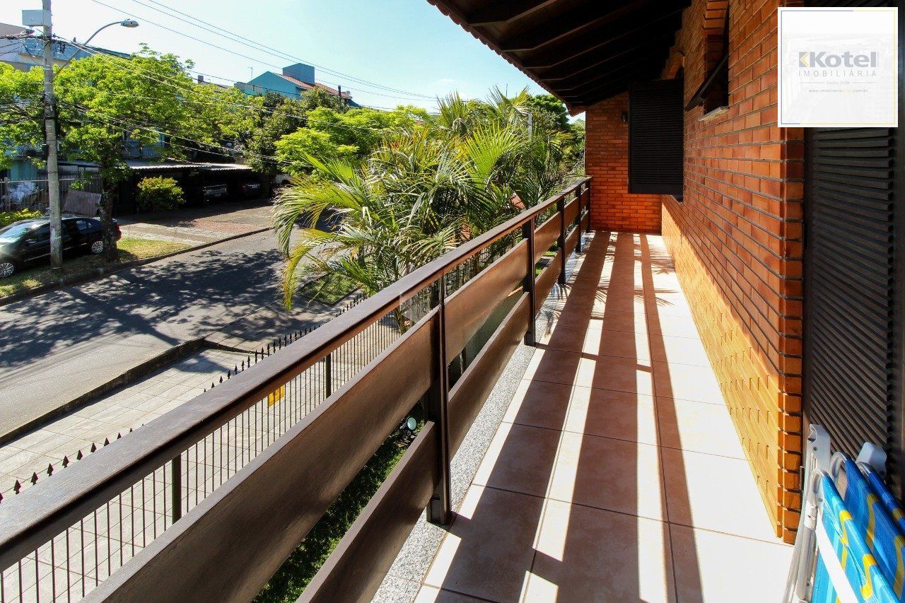 Casa com 6 dormitórios à Venda no Bairro Jardim Carvalho, Porto Alegre