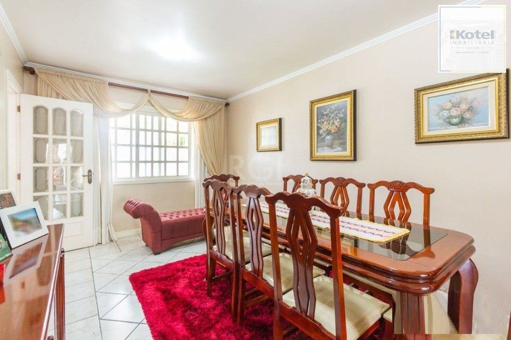 Casa para Venda - 258m², 3 dormitórios, sendo 1 suites, 4 vagas - Teresópolis — foto 5