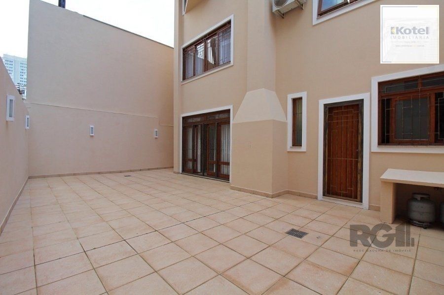 Excelente casa de 465m² com 3 dormitórios e 5 vagas de garagem. — foto 4