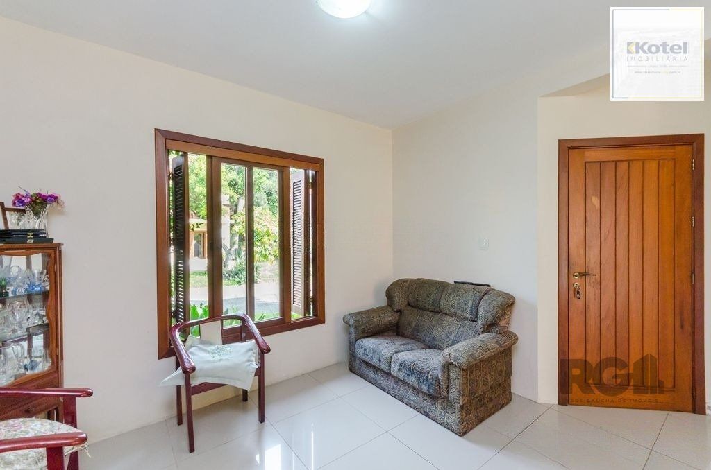 Casa em Condomínio, 166m² - 3 dormitórios, 2 vagas no bairro Guarujá — foto 2