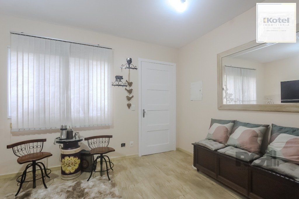 Casa em condomínio, 77m², 2 dormitórios e 2 vagas no bairro Humaitá — foto 2