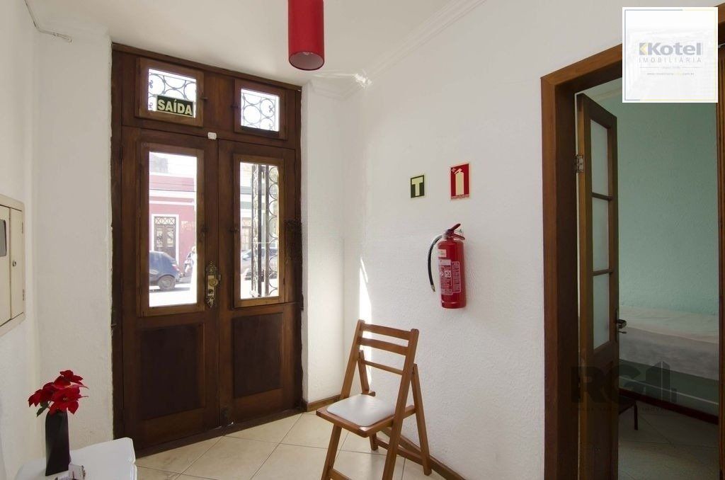 Excelente casa de 116m² com  2 dormitórios no bairro Cidade Baixa. — foto 2