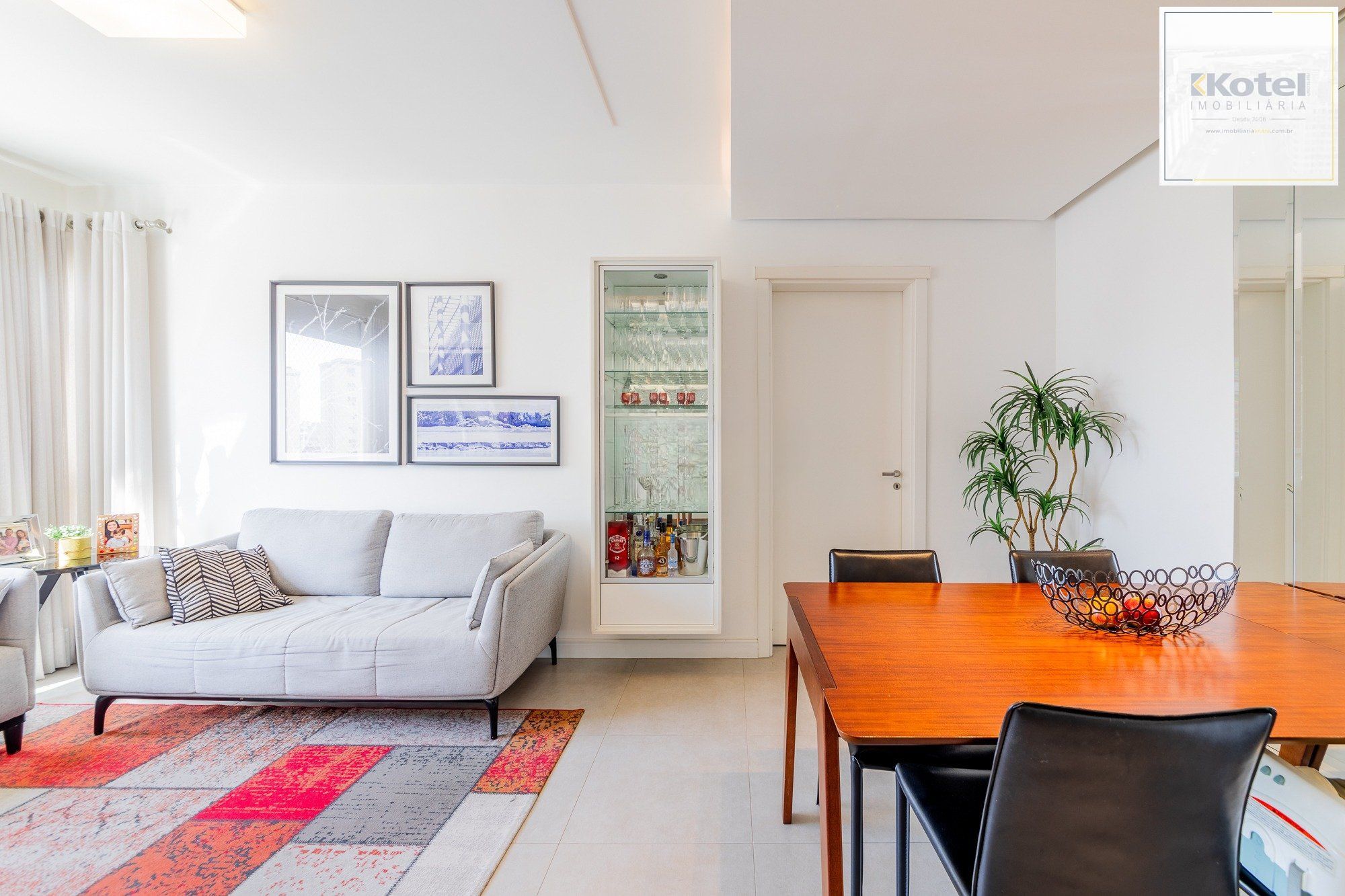 Apartamento com 3 quartos e 79m² à venda em Passo da Areia - Rua Bezerra De Menezes, Passo Da Areia, Porto Alegre