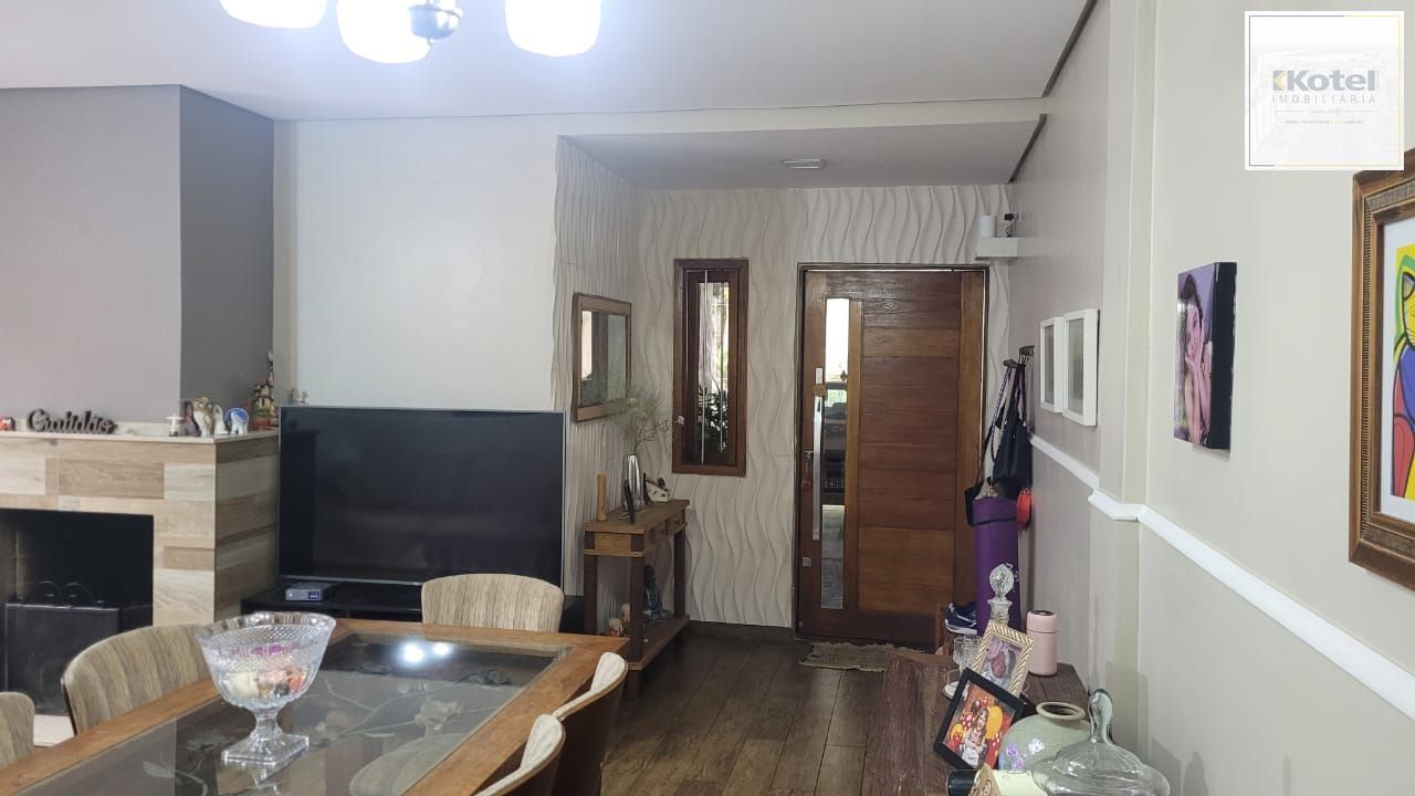 Ampla sala de estar-jantar
