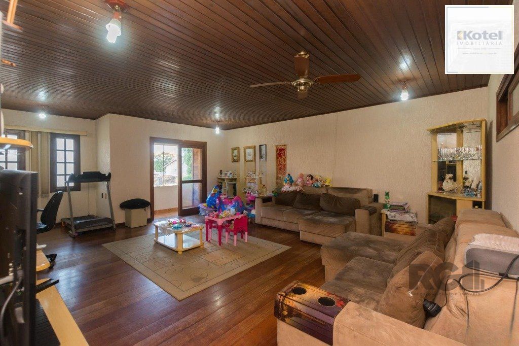 Casa de 4 quartos com 265m², no bairro Cavalhada — foto 2