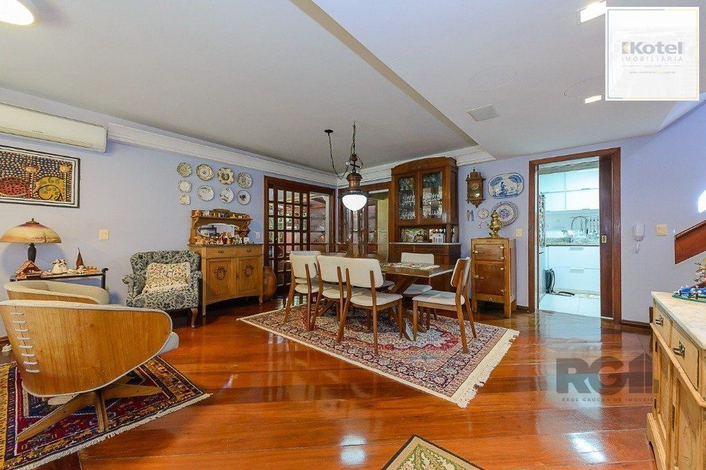 Casa em Condomínio à venda com 4 quartos 319 m²  Rua Manoel Leao, Pedra Redonda, Porto Alegre