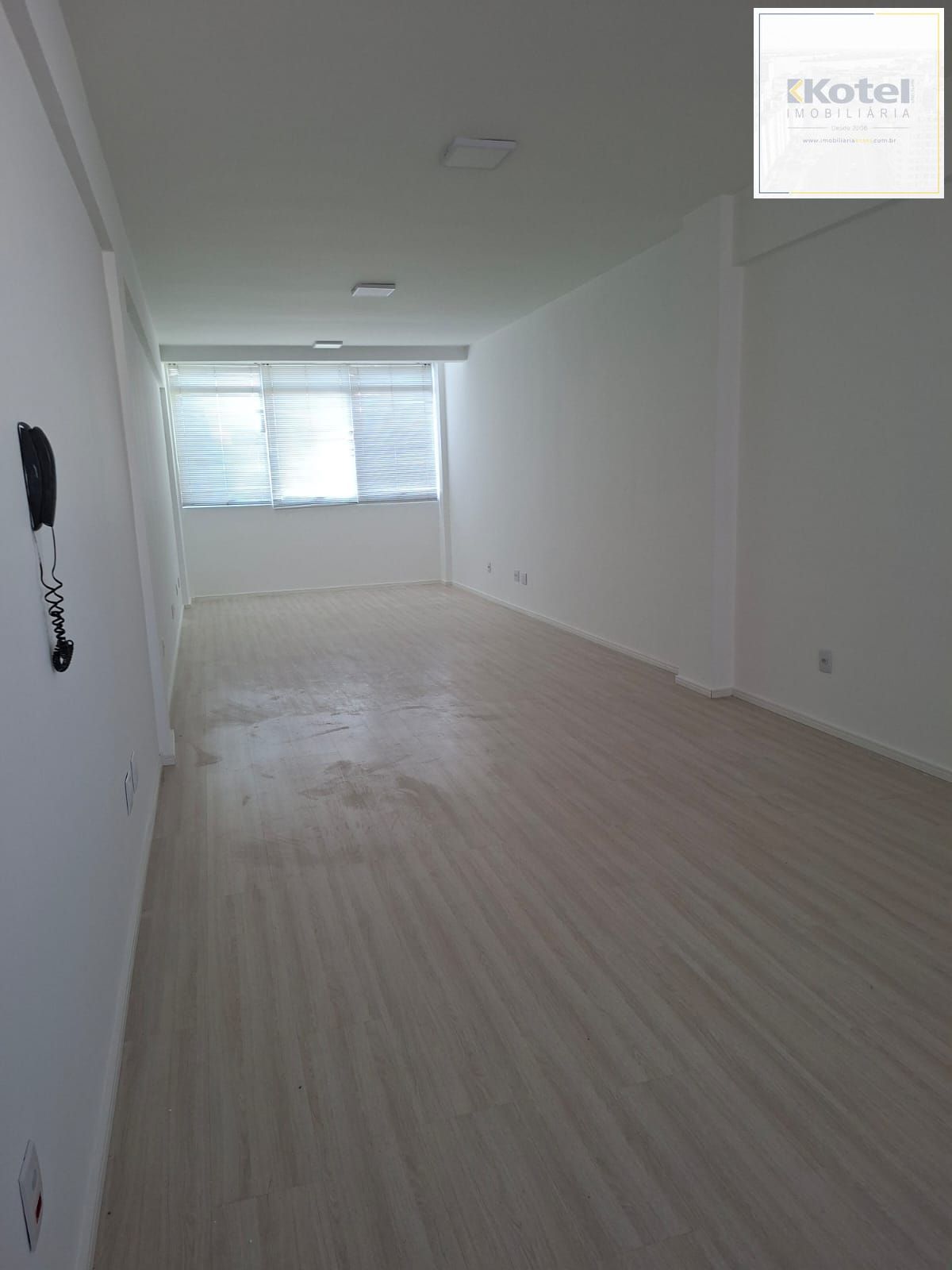 Sala comercial de 47m² no Moinhos de Vento