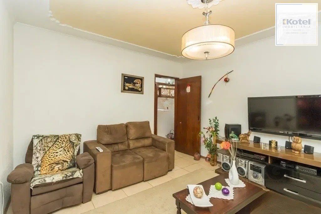Casa de 3 dormitórios no bairro Jardim Carvalho