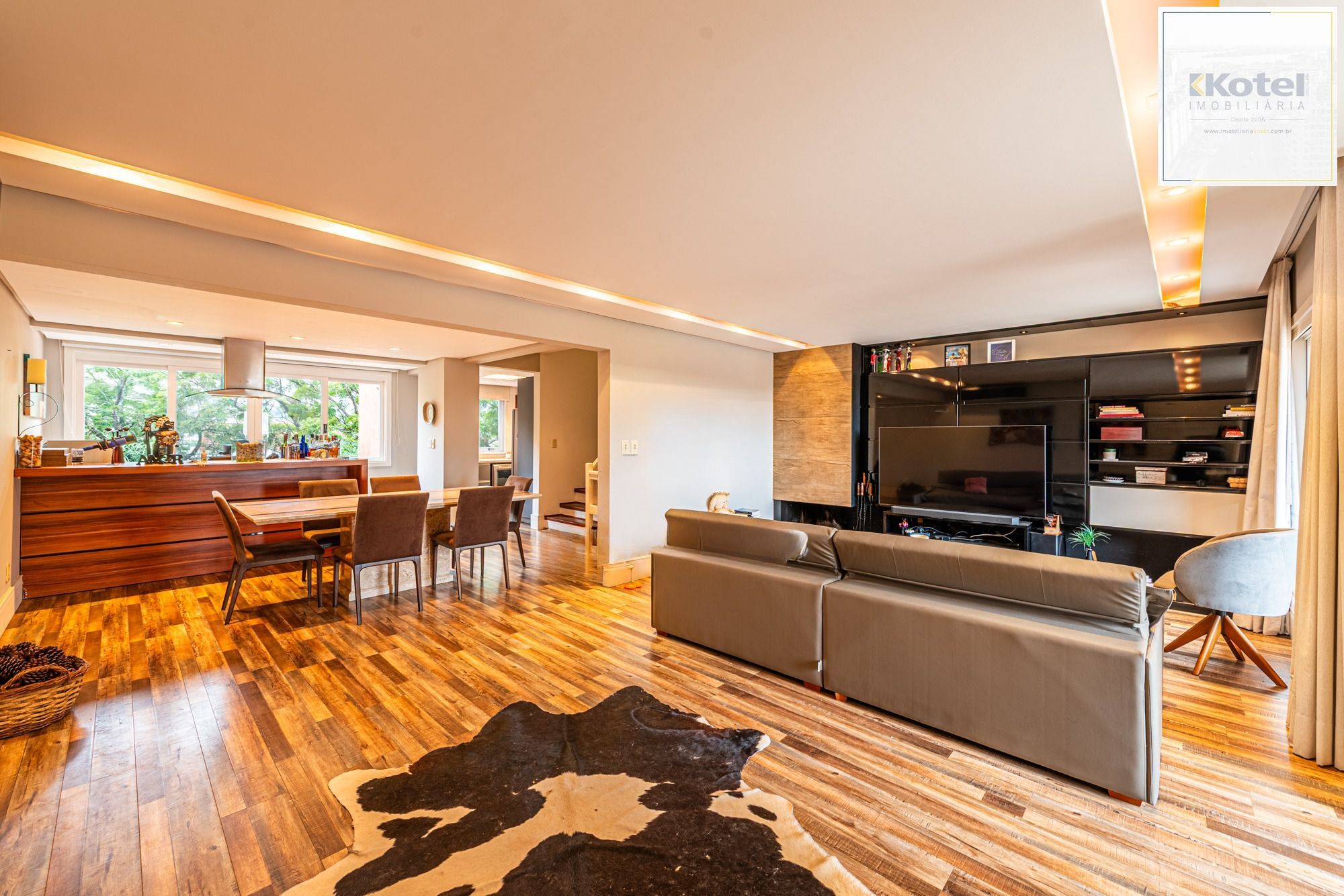 Casa Condominio para Venda - 404.59m², 3 dormitórios, sendo 1 suites, 2 vagas - Cristal