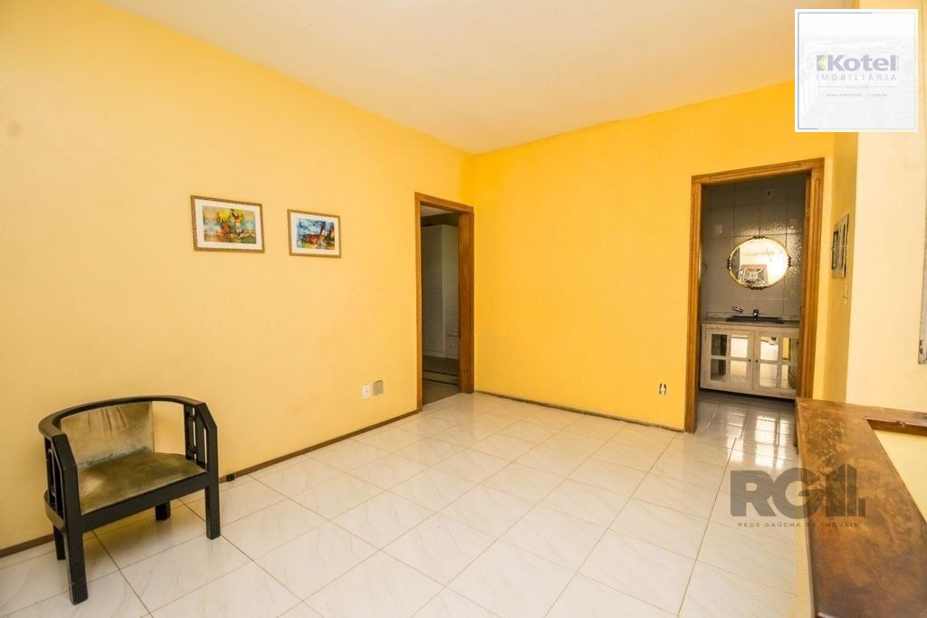 Excelente casa de 354m² com 5 dormitórios e 8 vagas.