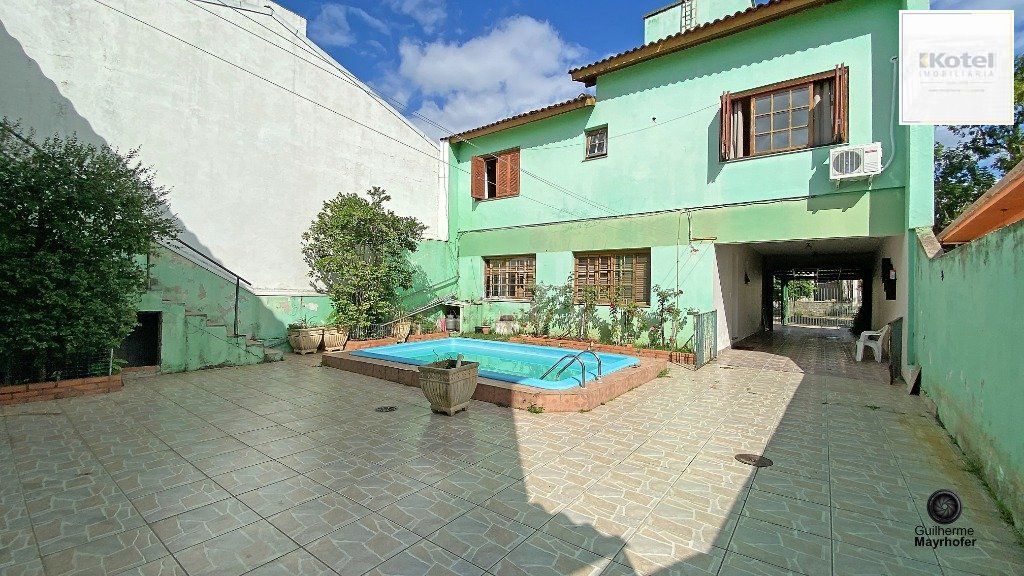 Casa para Venda - 400m², 5 dormitórios, sendo 1 suites, 3 vagas - Jardim Itu Sabará