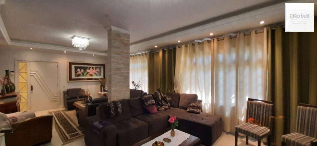 VENDE – AMPLA CASA RESIDENCIAL COM PISCINA E 5 VAGAS — foto 5