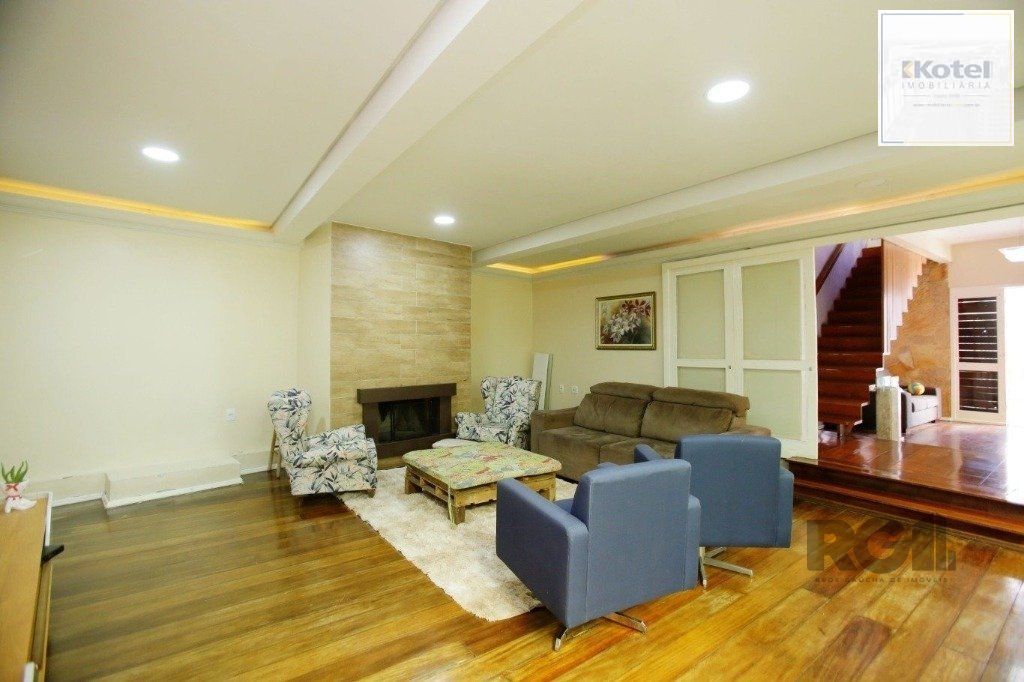 Excelente casa de 235m² com 4 dormitórios e 3 vagas no bairro Azenha. — foto 4
