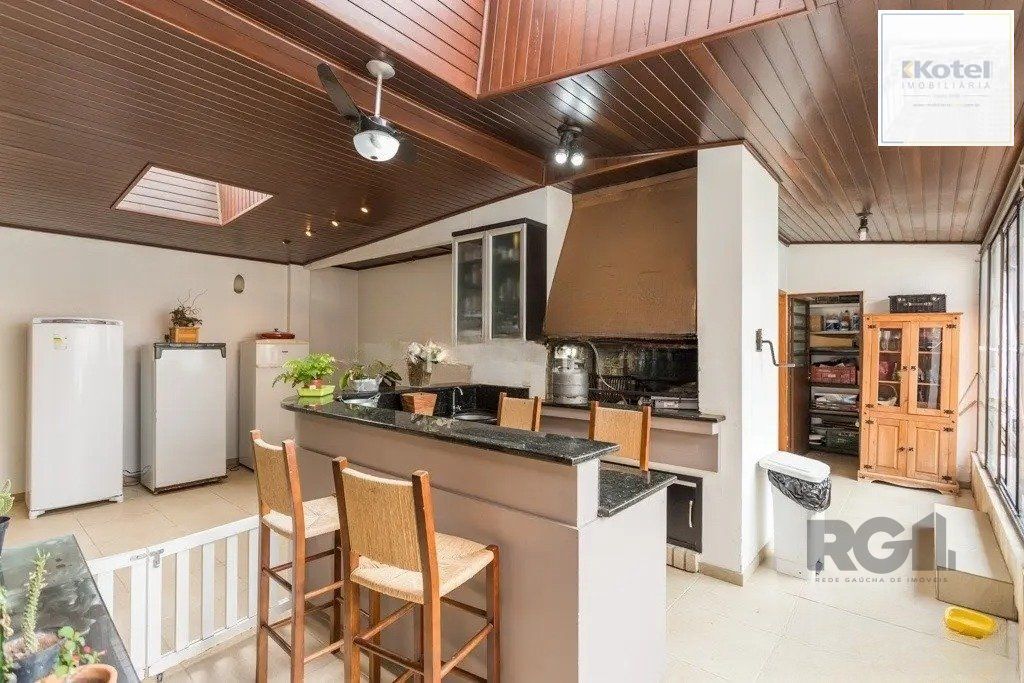 Casa com 3 dormitórios no bairro Jardim Lindóia — foto 2