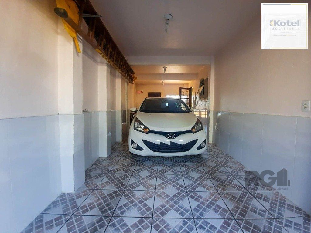 Excelente casa de 240m² com 4 dormitórios e 2 vagas.