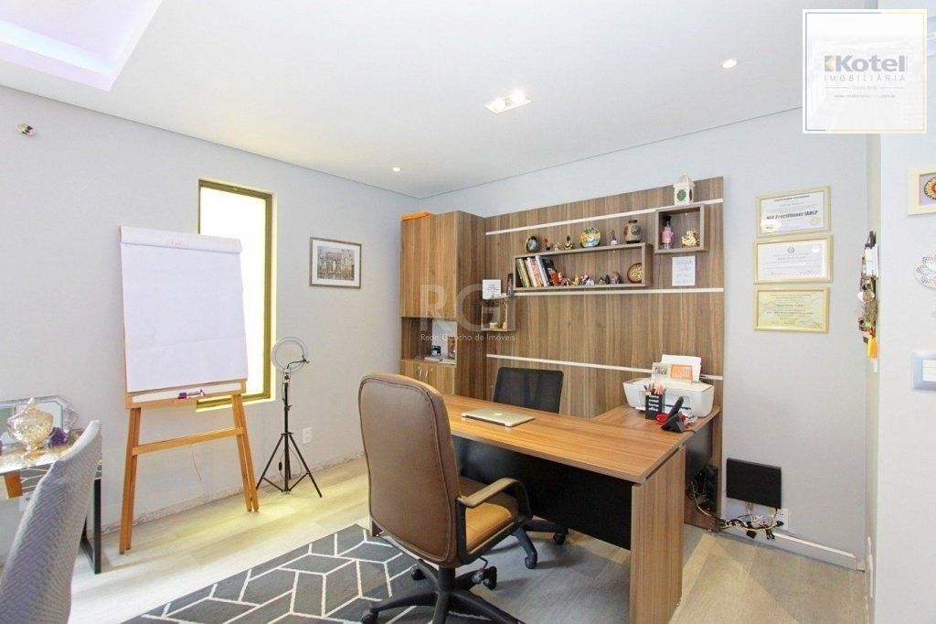 Apartamento 123m² - 3 dormitórios, 1 suíte e 1 vaga de garagem no bairro Petrópolis — foto 4