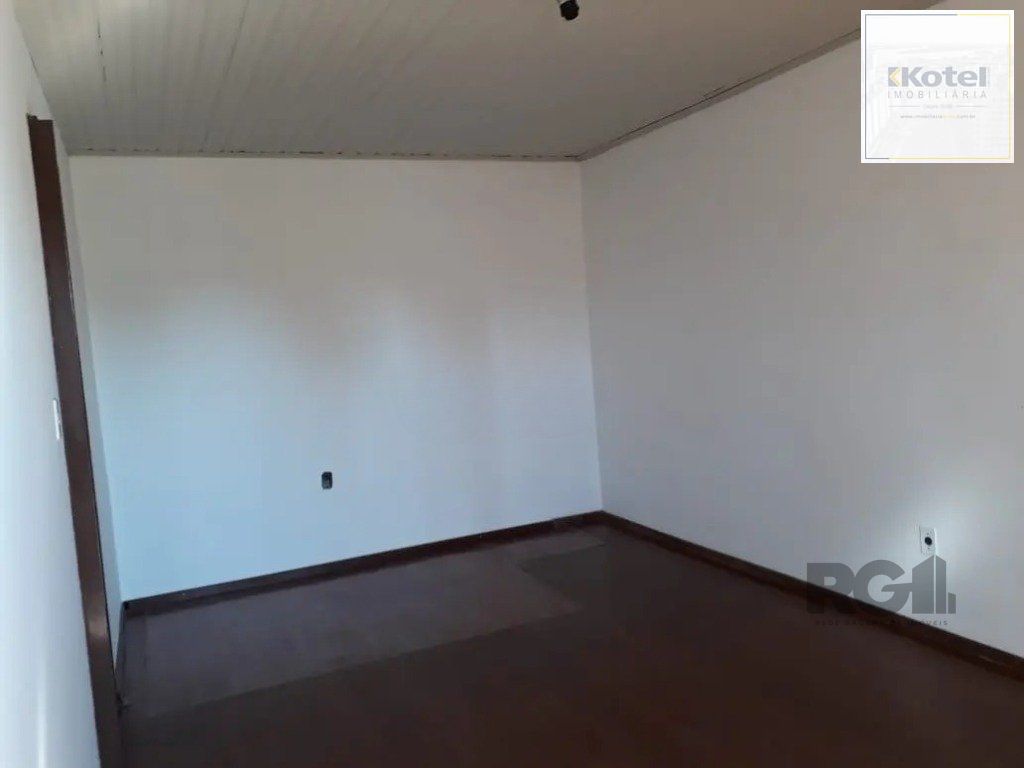 Casa com 5 dormitórios no bairro Passo das Pedras - Porto Alegre