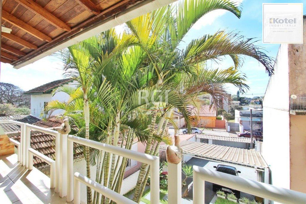 Casa para Venda - 260m², 5 dormitórios, sendo 2 suites, 4 vagas - Teresópolis — foto 2
