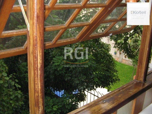 Casa para Venda - 260m², 3 dormitórios, sendo 1 suites, 7 vagas - Nonoai — foto 2